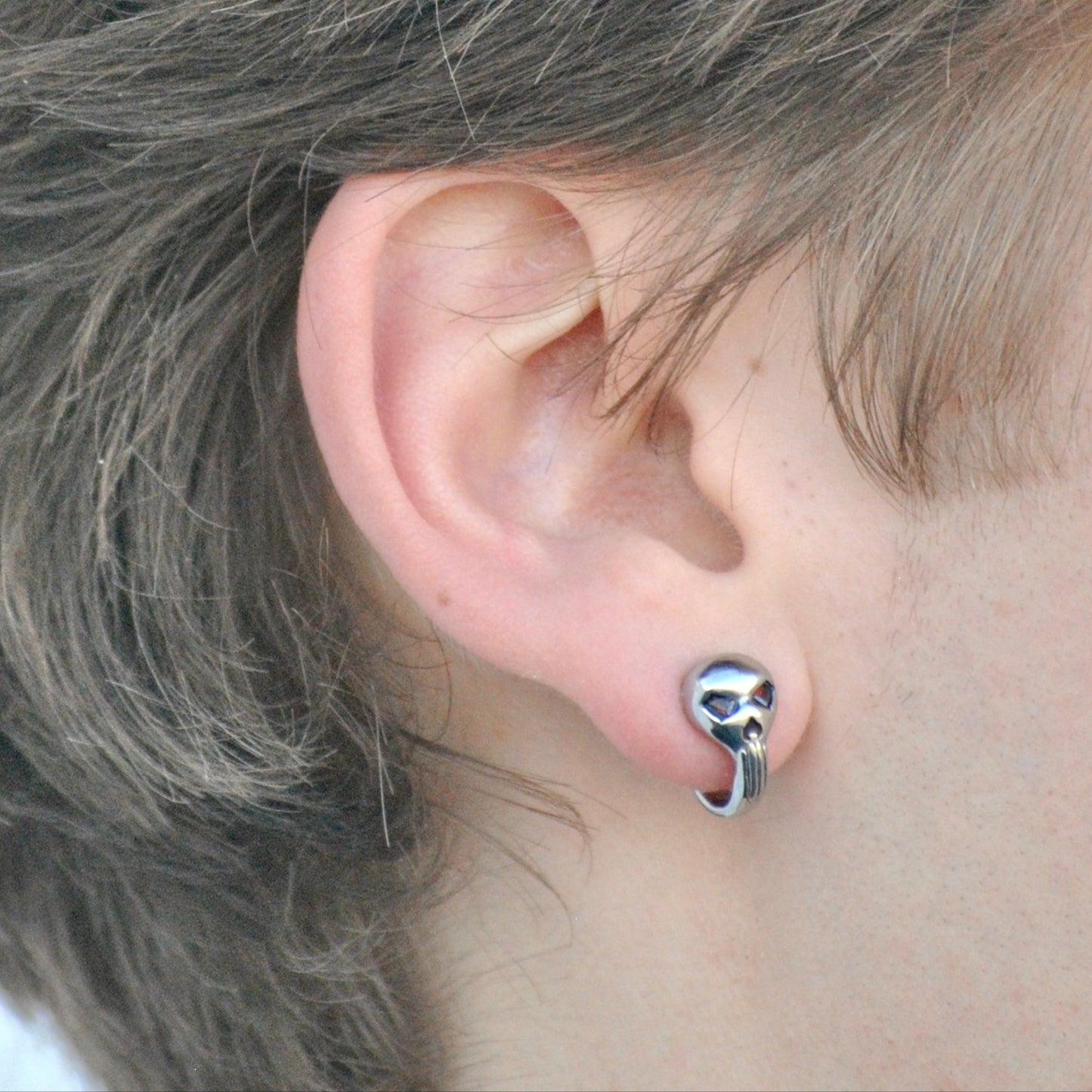 Skull hoop earrings